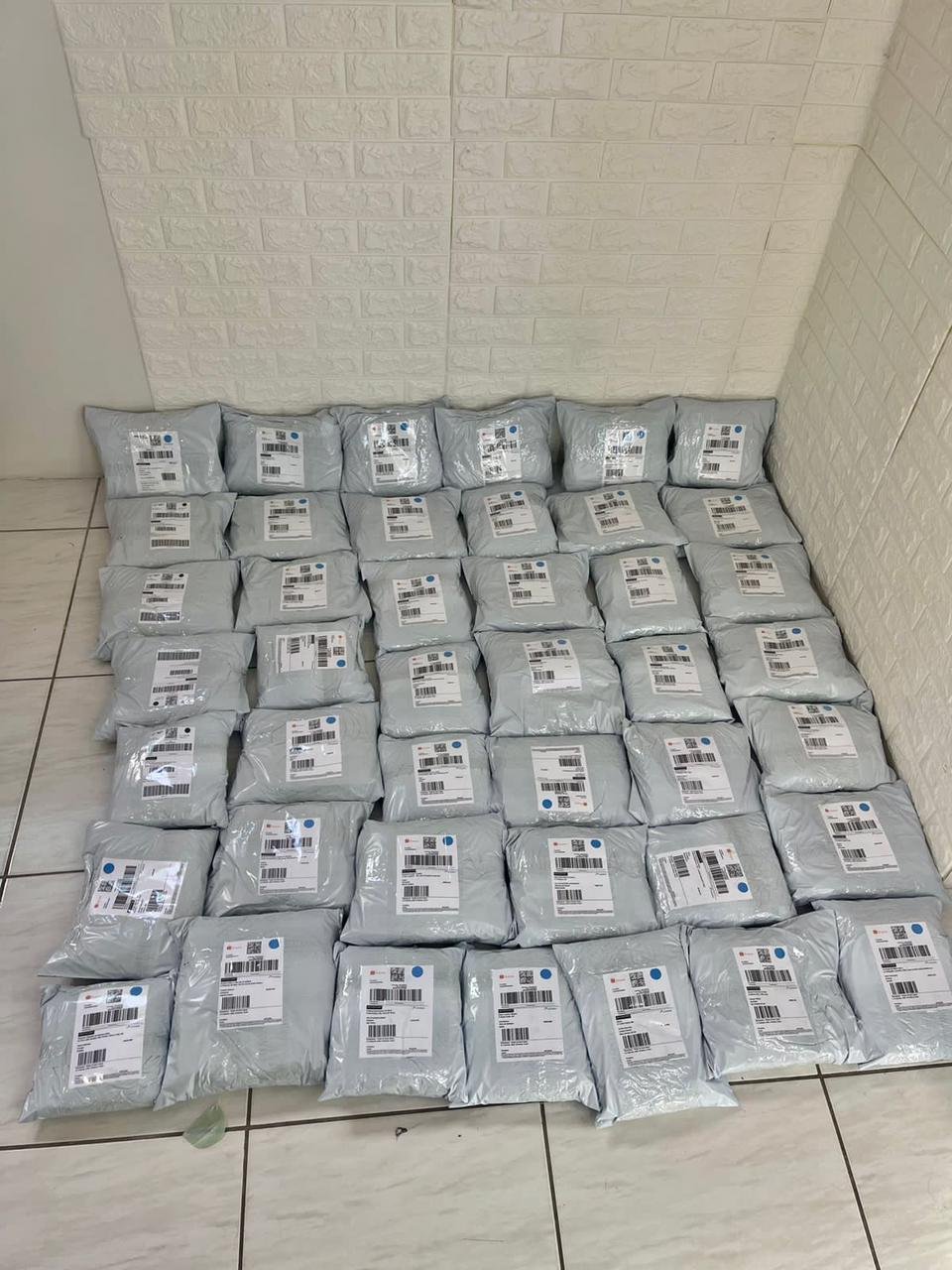 f7e73a39-ca37-419e-abdb-fcb63a62e4ba